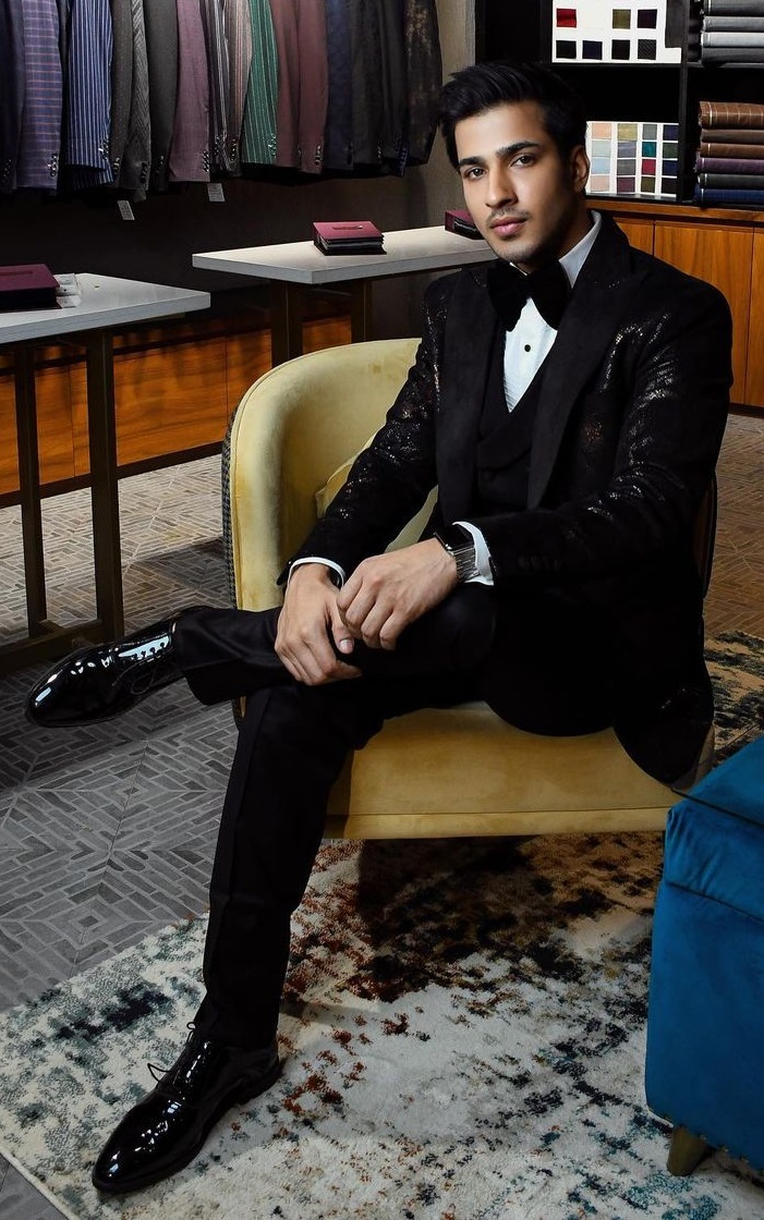 Cocktail Attire Elegance for Grooms