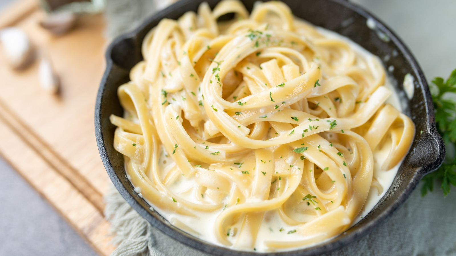 <br>White Bean Fettuccine Alfredo {vegan}