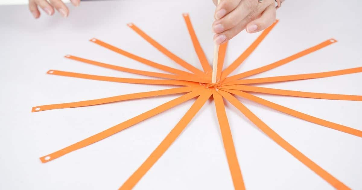 Paper Strips Bats, Pumpkins and Spiders Halloween Crafts